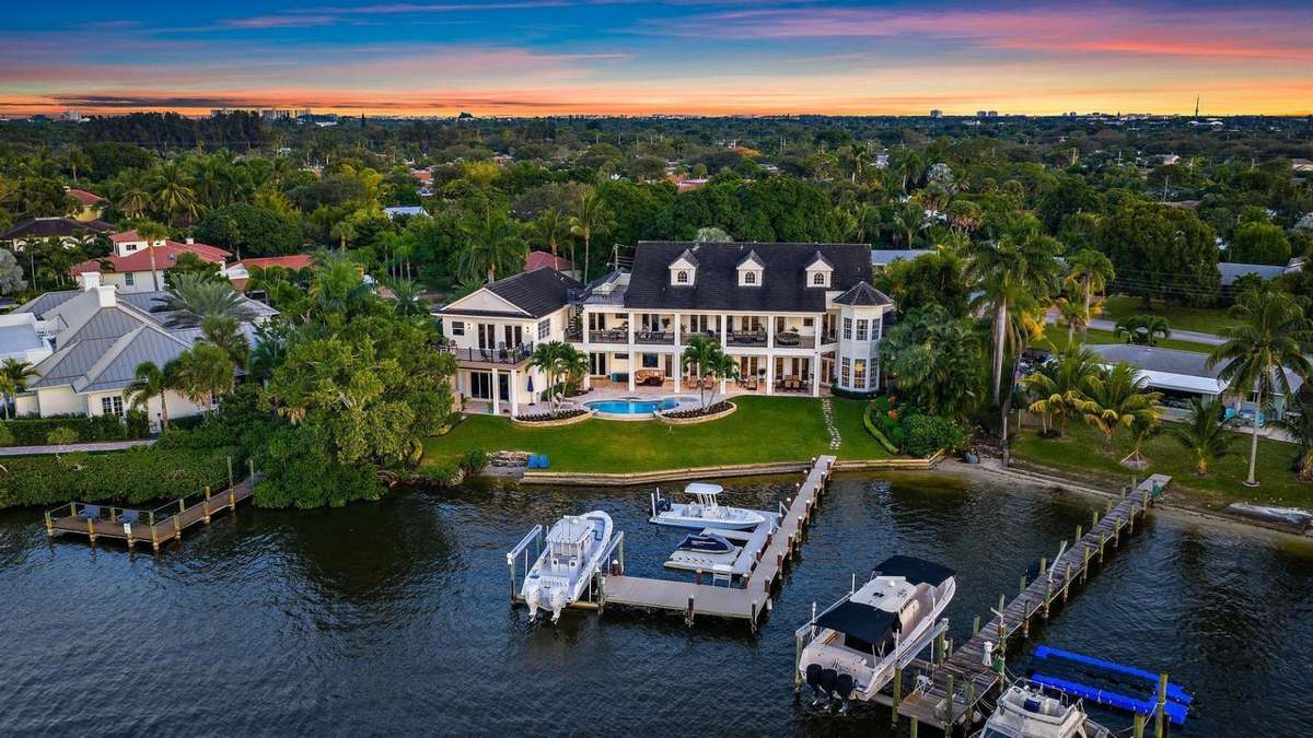 18137 Palm Point Drive, Jupiter, FL 33458