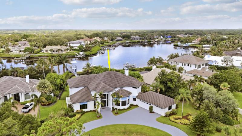 18411 SE Lakeside Drive, Jupiter, FL 33469